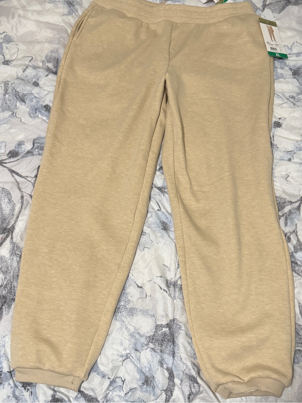 Mondetta Cream Athletic Shorts with Elastic Waist
